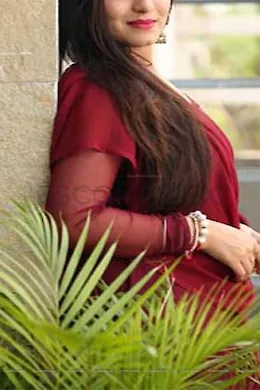 SONIA AGARWAL - picture 1 of 4