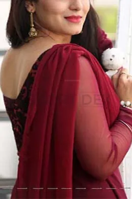 SONIA AGARWAL - picture 1 of 4