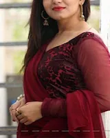 SONIA AGARWAL - picture 1 of 4