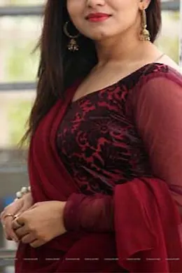 SONIA AGARWAL - picture 1 of 4