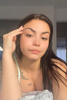 Lina Molisa - picture 1 of 3