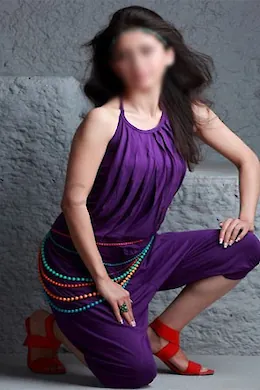 Simmi Roy - picture 1 of 3