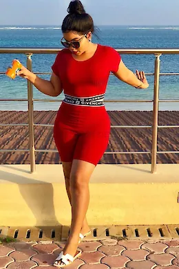 Samantha Gold - picture 1 of 4