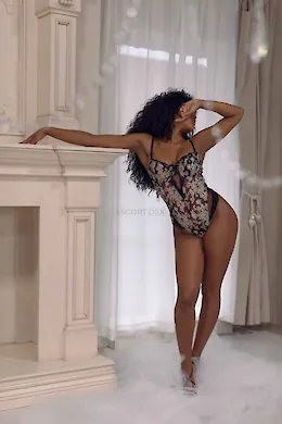 Sumaila Sethi - picture 1 of 5