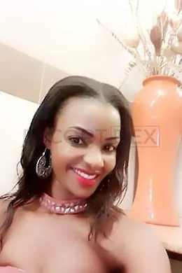 Kaylar - picture 1 of 3